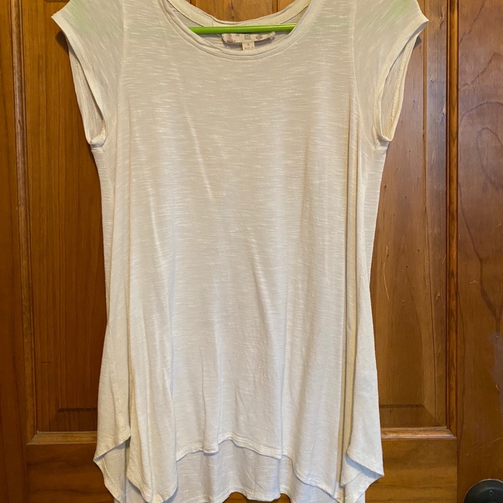 Cute flowy shirt